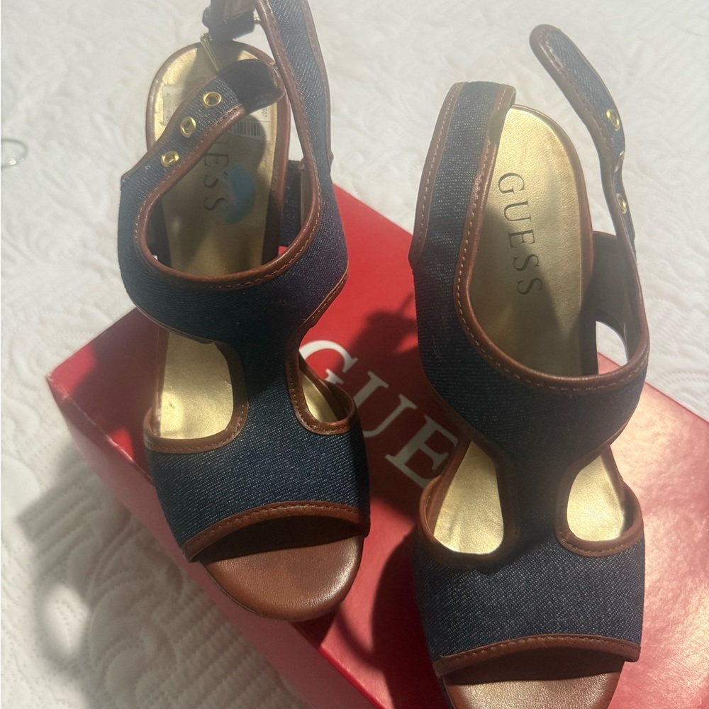 GUESS Women's Blue and Brown Heels